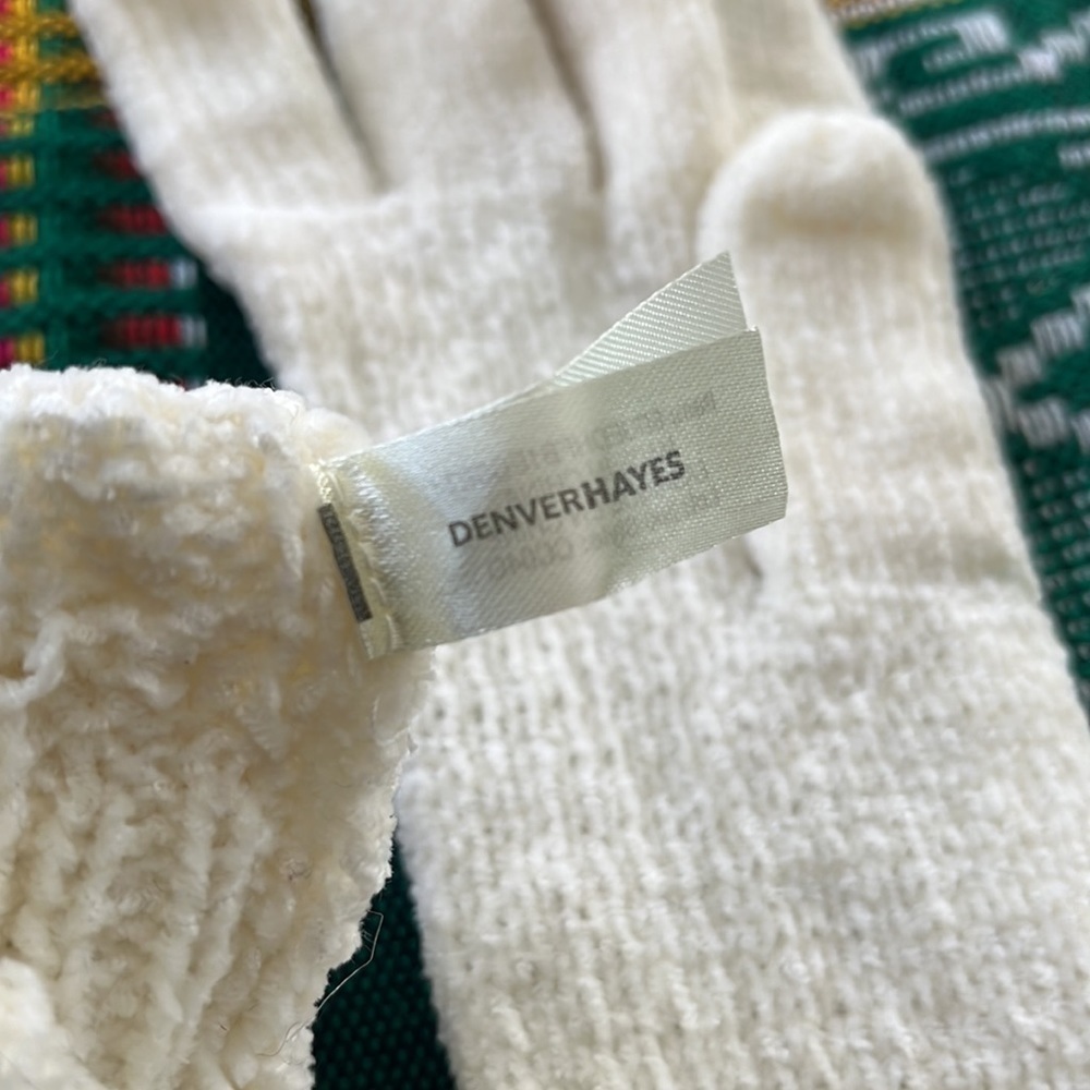 DENVER Hayes Knit Toque and Gloves Set - Picture 6 of 7